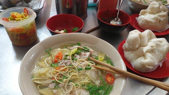 Tau Cao Wanton Noodles